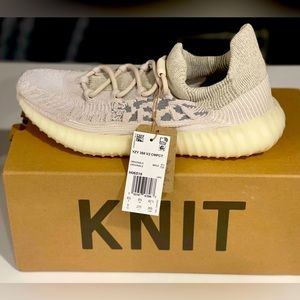 NWT Yeezy 350 V2 Knit